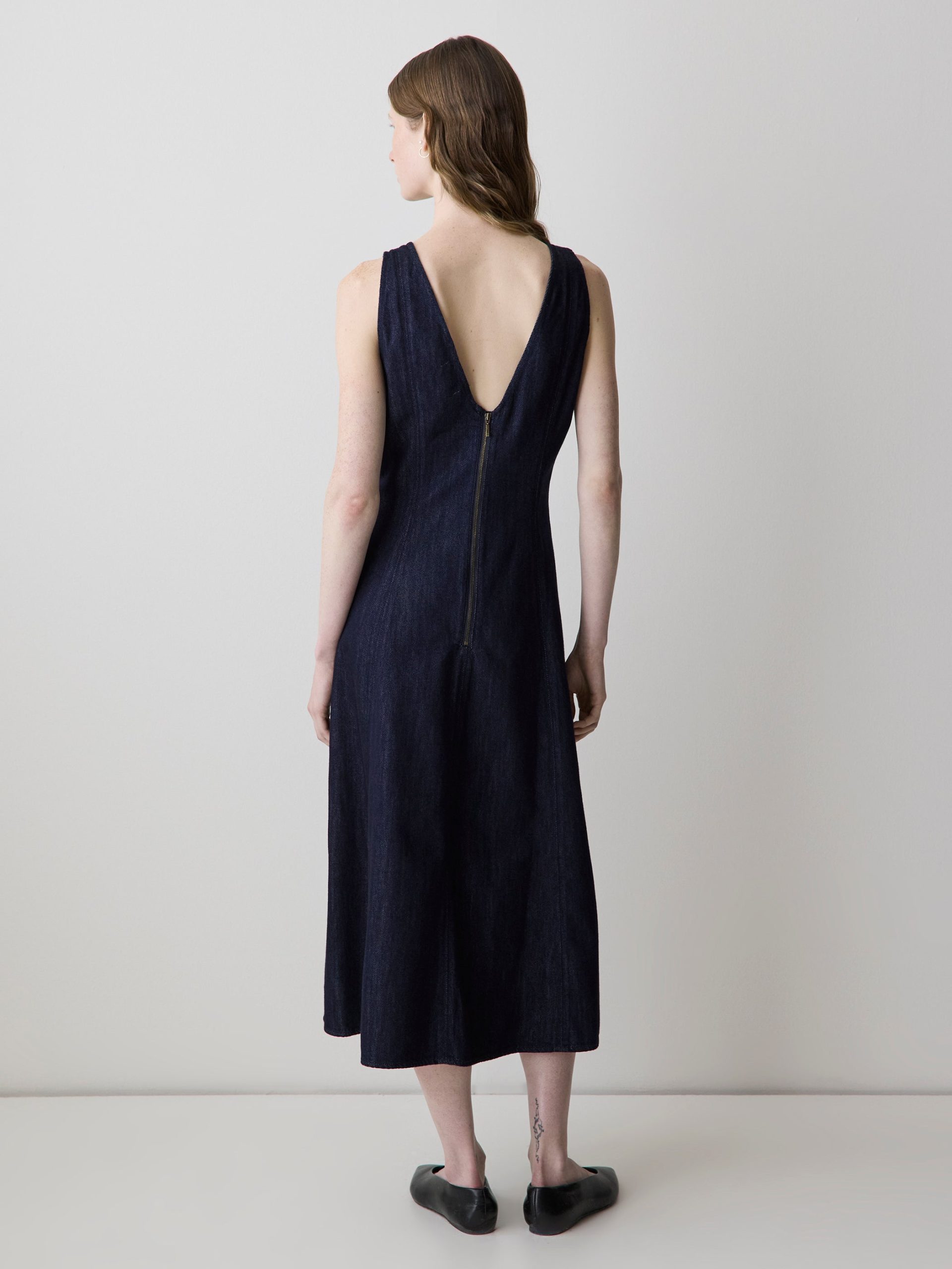 Dark Wash Sleeveless Denim Midi Dress - Image 3