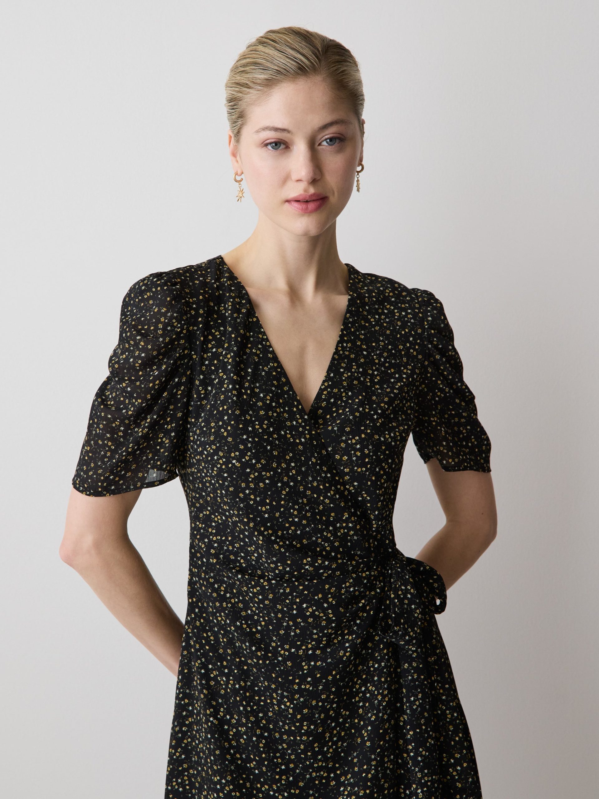 Black Multi Short-Sleeve Chiffon Midi Dress with Lace Trim - Image 2